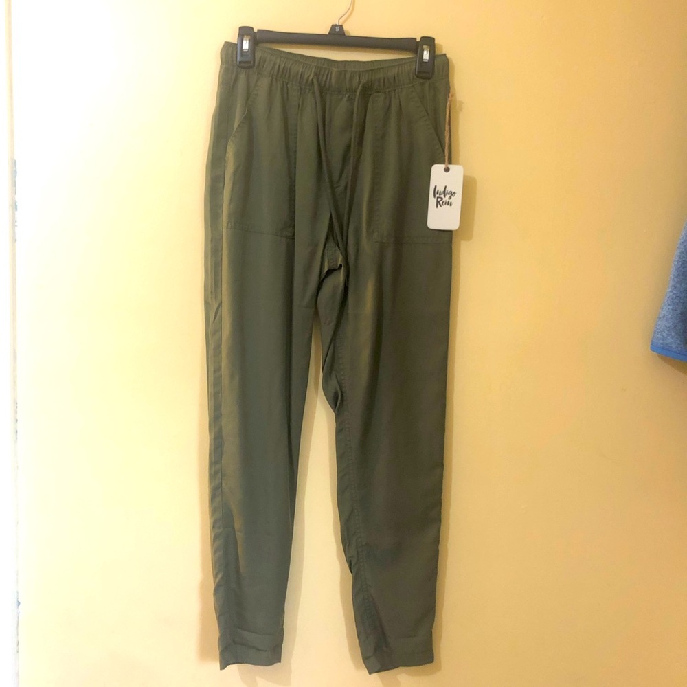 Indigo Rein army green tapered pant